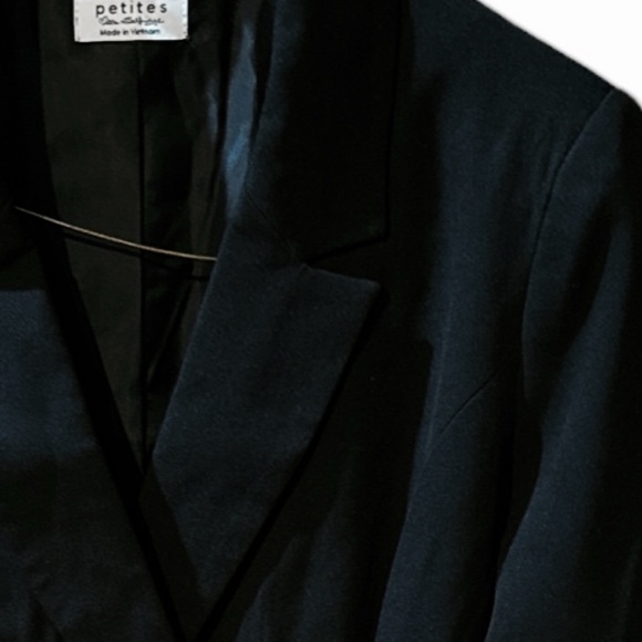 Miss Selfridge Petite Oversized Double Breasted blazer. - Picture 6 of 16